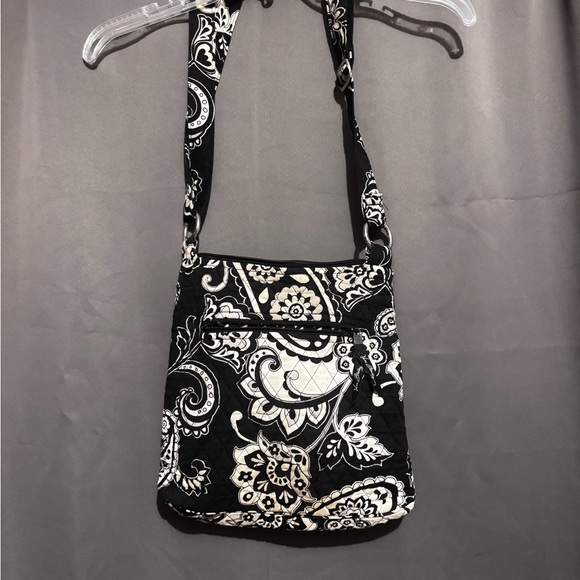 Vera Bradley Handbags - Vera Bradley black and white hipster Crossbody purse